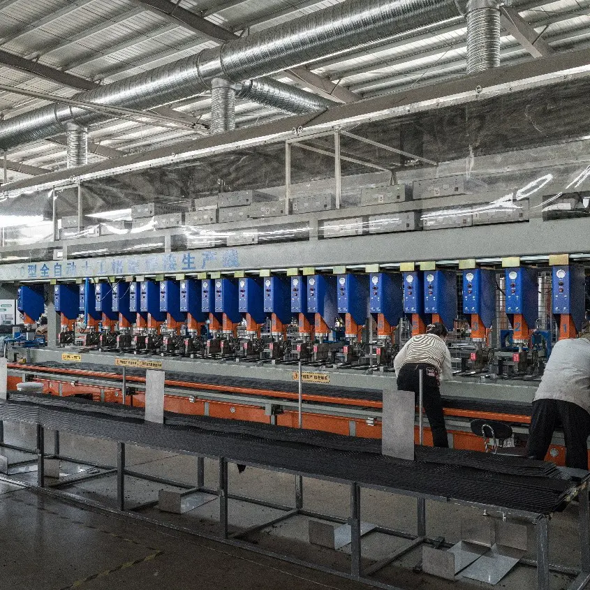 Gravel Grid Plastic Geocell for Soft Soil Steep Slope Protection (1).jpg